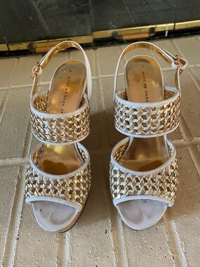 Marc by Marc Jacobs White and Gold Woven Slingback Heels